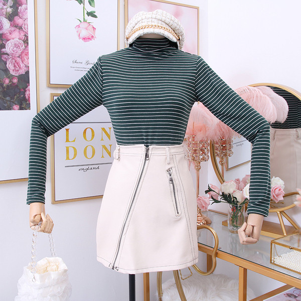 Új modell csíkos női blúz alacsony polo gallérral több színben