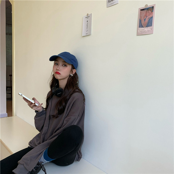 Női alkalmi blúz két színben, ovális nyakkivágással