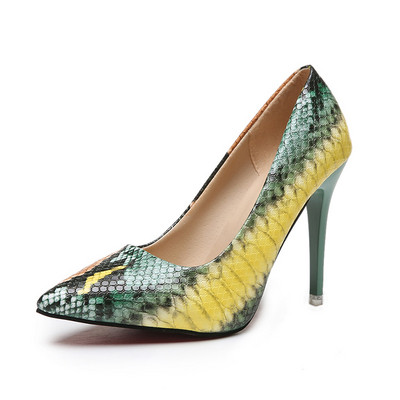 Elegáns női magas sarkú cipő állatmintával, két színben