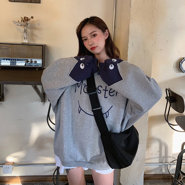 Női széles pulóver két színben, ovális nyakkivágással