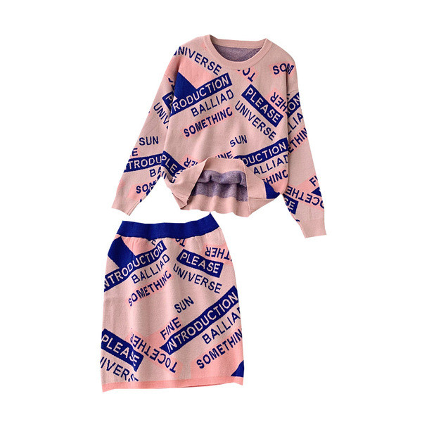 Set modern pentru femei cu inscripții în roz și albastru