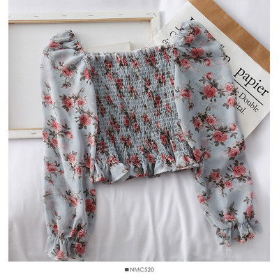 Aktuális női blúz három színben virágos motívumokkal