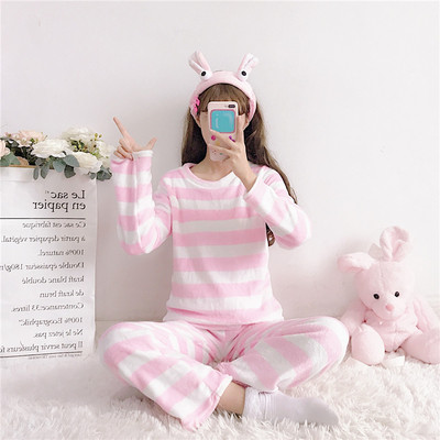 Дамска раирана пижама в два цвята сив и розов