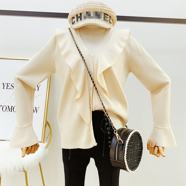 Női pulóver spitz nyakkivágással és gombokkal több színben