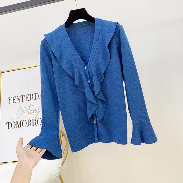 Női pulóver spitz nyakkivágással és gombokkal több színben