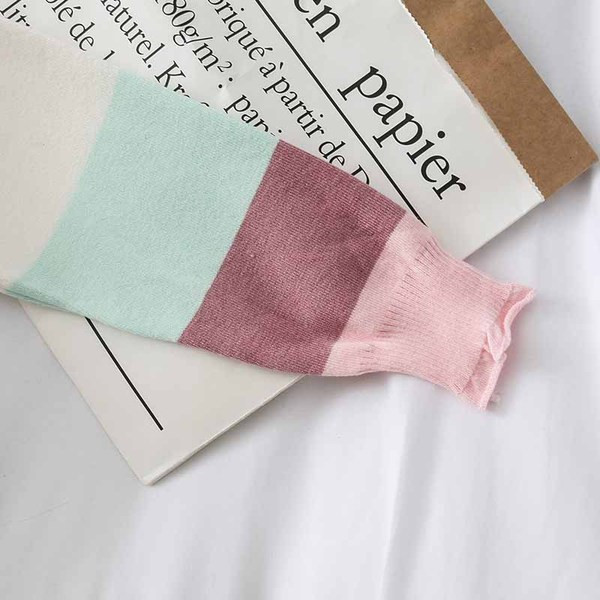 Γυναικεία ριγέ μπλούζα σε δύο χρώματα με λαιμόκοψη O