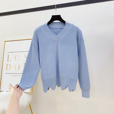 Női pulóver spitz nyakkivágással, több színben