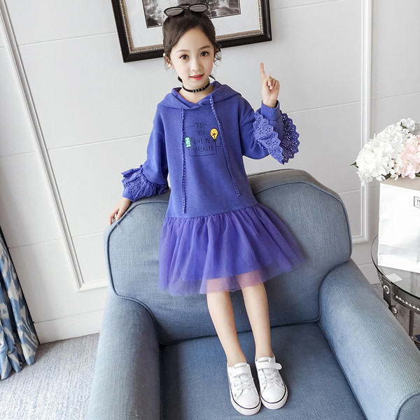 Új modell modern gyerekruha kapucnival és tüllszoknyával szürke, rózsaszín és kék színekben