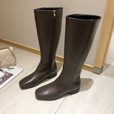 Κλασικό μοντέλο  μοντέρνες μπότες από έκο δέρμα σε μαύρο και καφέ χρώμα