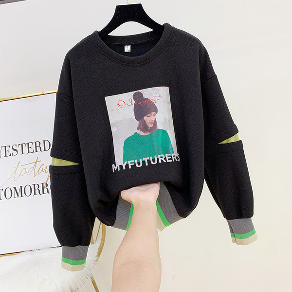 Bluza dama cu aplicatie si decolteu rotund - model lat