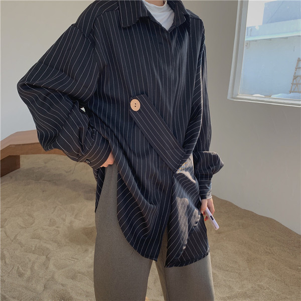 Γυναικεία casual πουκάμισο σε δύο χρώματα με πλευρικά κουμπιά