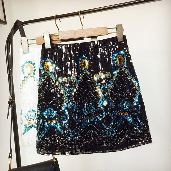 Fusta de dama eleganta cu talie inalta si un element de paiete