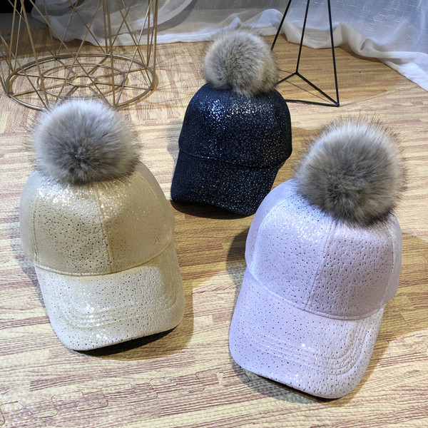 Csillogó hatású, pehelyszín modern női sapka