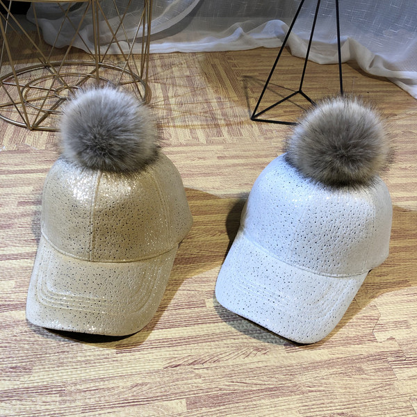 Csillogó hatású, pehelyszín modern női sapka