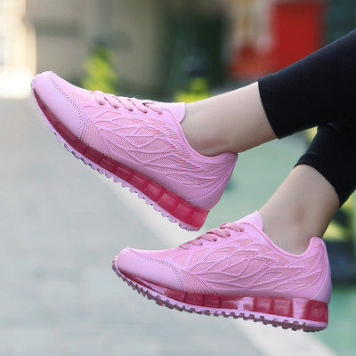 Ежедневни дамски маратонки с дебела подметка в бял и розов цвят 