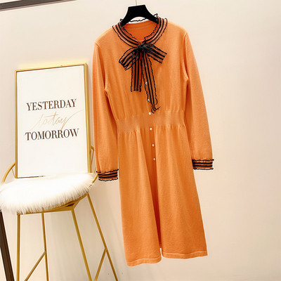 Női ruha szalaggal és gyöngyökkel több színben