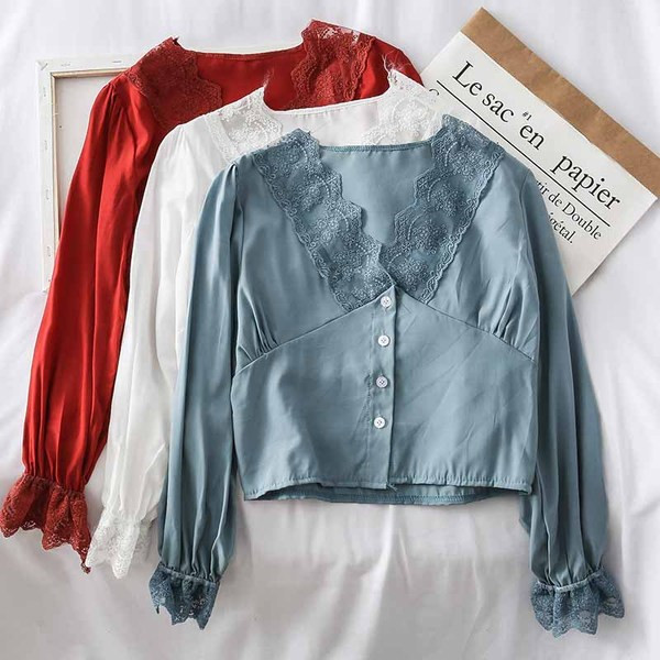 Модерна дамска риза в няколко цвята с дантела и V-образно деколте