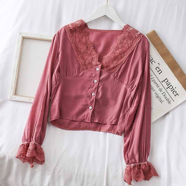 Модерна дамска риза в няколко цвята с дантела и V-образно деколте