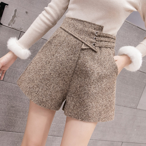 Pantaloni scurti eleganti de dama cu talie inalta in trei culori