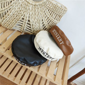 Актуална дамска шапка от еко кожа с надпис в няколко цвята