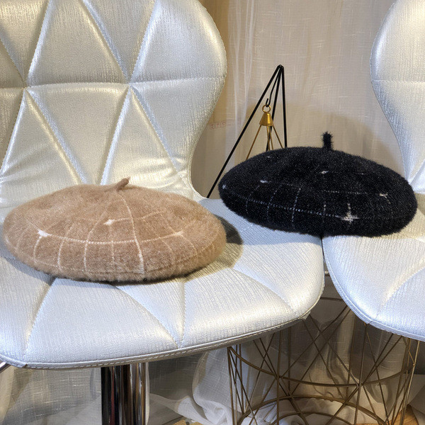 Női kalap több színben