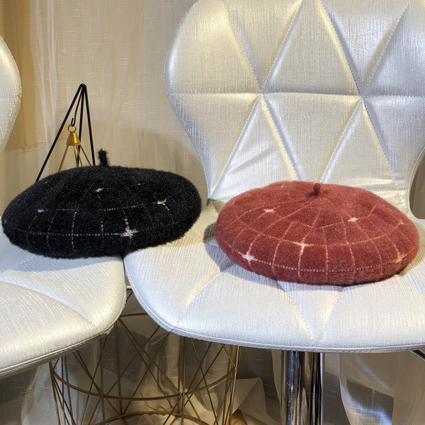 Női kalap több színben