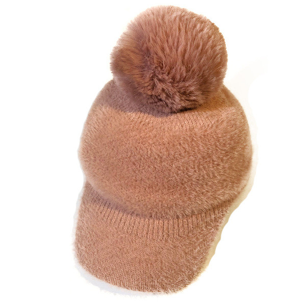 Női téli sapka napellenzővel és pehellyel, különböző színekben