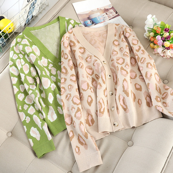 Актуална дамска жилетка с леопардов десен в четири цвята