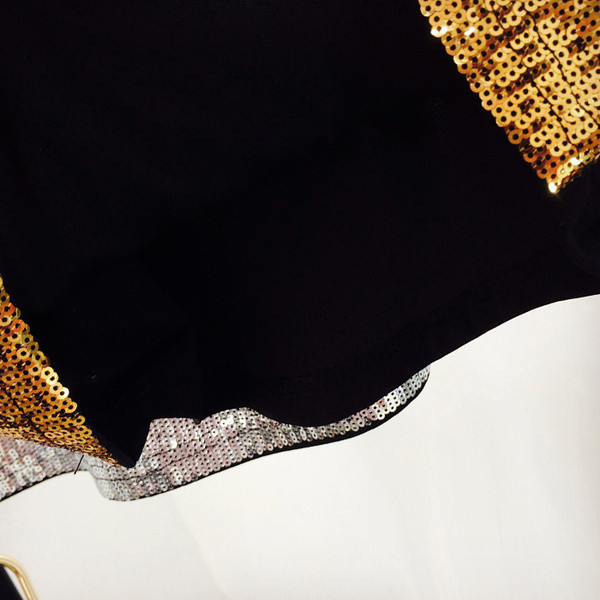 Дамски потник с цип и пайети -къс модел в два цвята 