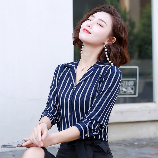 Раирана дамска риза с дълъг ръкав и копчета в три цвята 