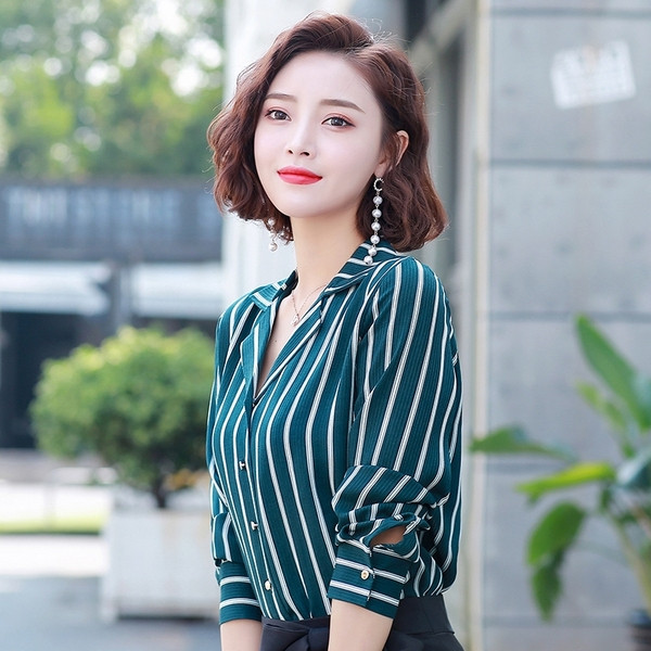 Раирана дамска риза с дълъг ръкав и копчета в три цвята 