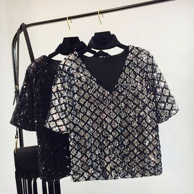 Дамска блуза с шпиц деколте -къс модел с пайети 