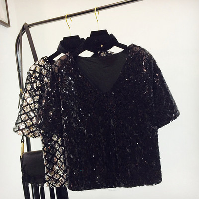 Дамска блуза с шпиц деколте -къс модел с пайети 