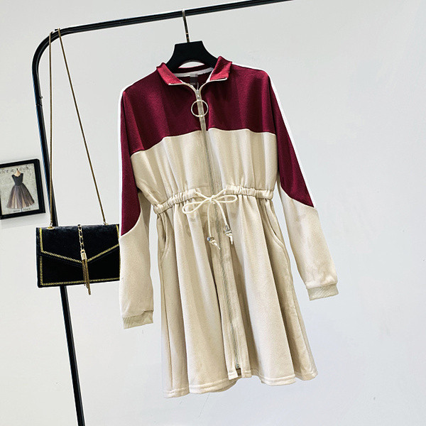 Дамска спортно-ежедневна рокля с връзка на талията 