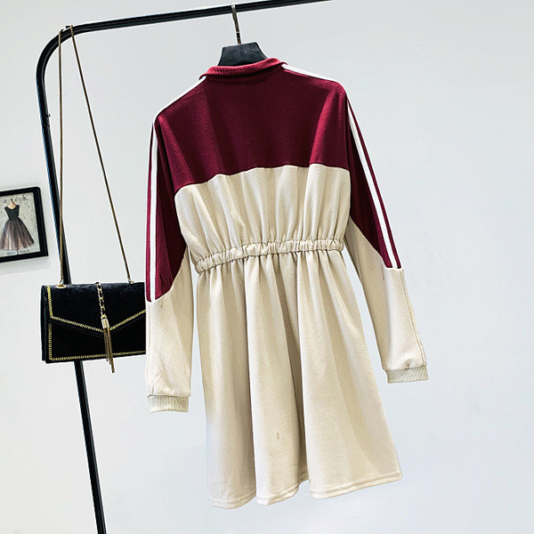 Дамска спортно-ежедневна рокля с връзка на талията 