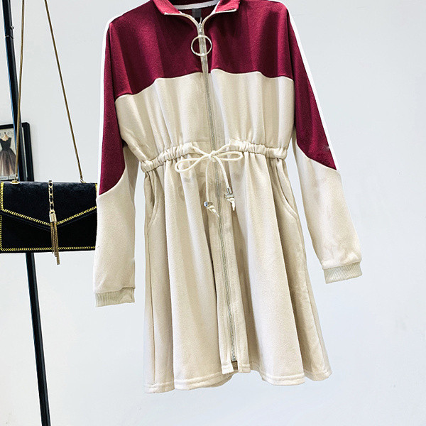 Дамска спортно-ежедневна рокля с връзка на талията 