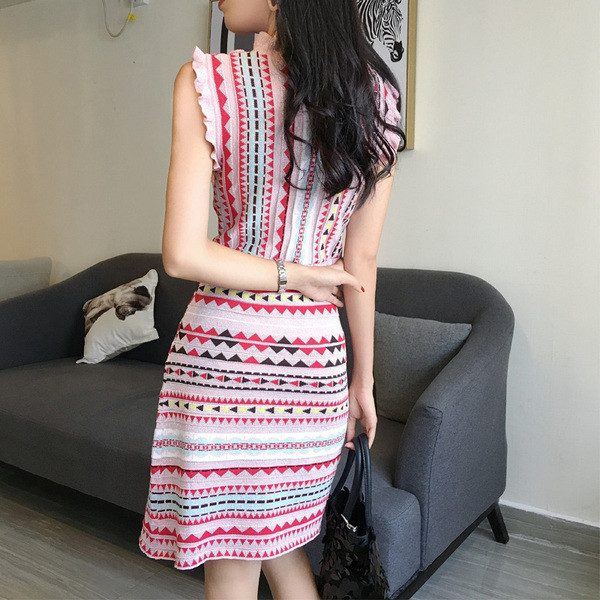 Хит модерна дамска рокля разкроен модел с цветен десен 