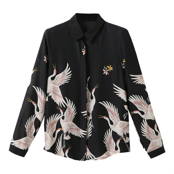 Нов модел дамска риза с шарка и класическа яка в черен цвят