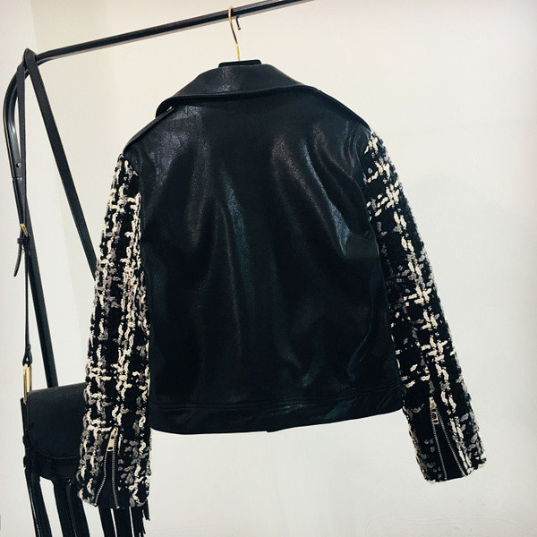 Стилно дамско яке с ципове и шпиц деколте 