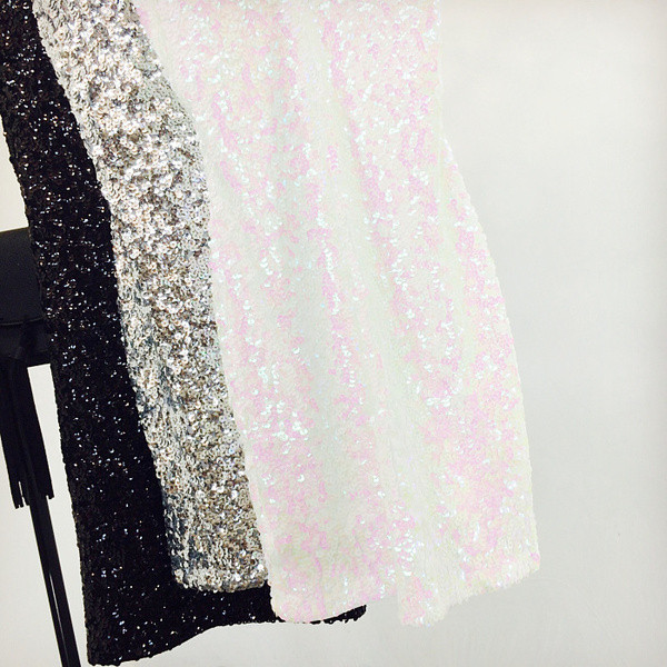 Дамска рокля втален модел с тънки презрамки и пайети 