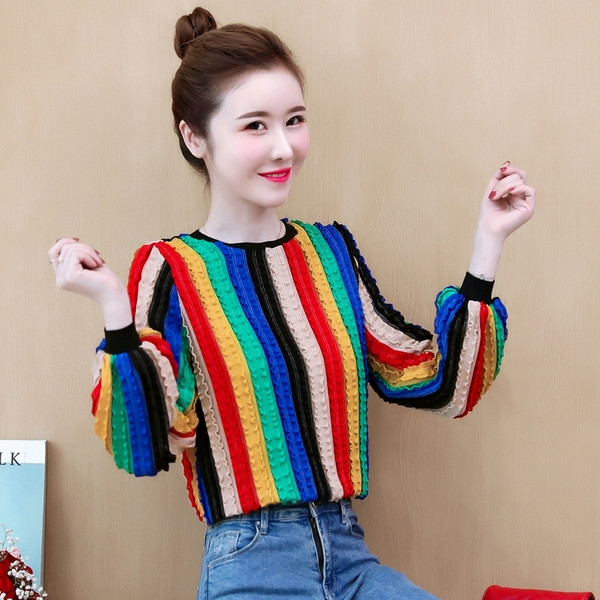 Цветна дамска блуза с О-образно деколте и дълъг ръкав