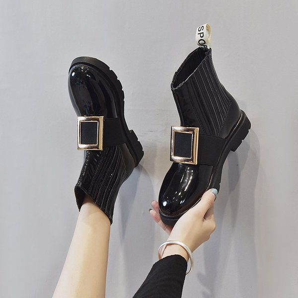 НОВО дамски боти с камъни в два модела 