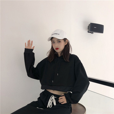 Къс дамски суичър с качулка в бял,черен, жълт и червен цвят 