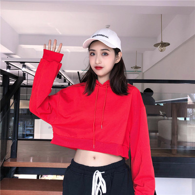 Къс дамски суичър с качулка в бял,черен, жълт и червен цвят 