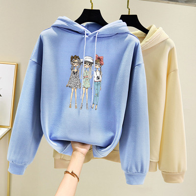 Дамски суичър с качулка и различни апликации