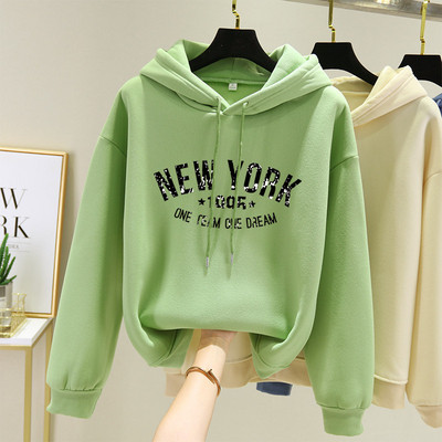 Дамски суичър с качулка и различни апликации