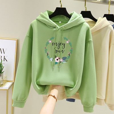 Дамски суичър с качулка и различни апликации