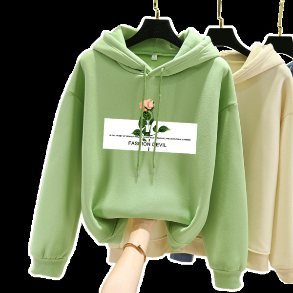 Дамски суичър с качулка и различни апликации 