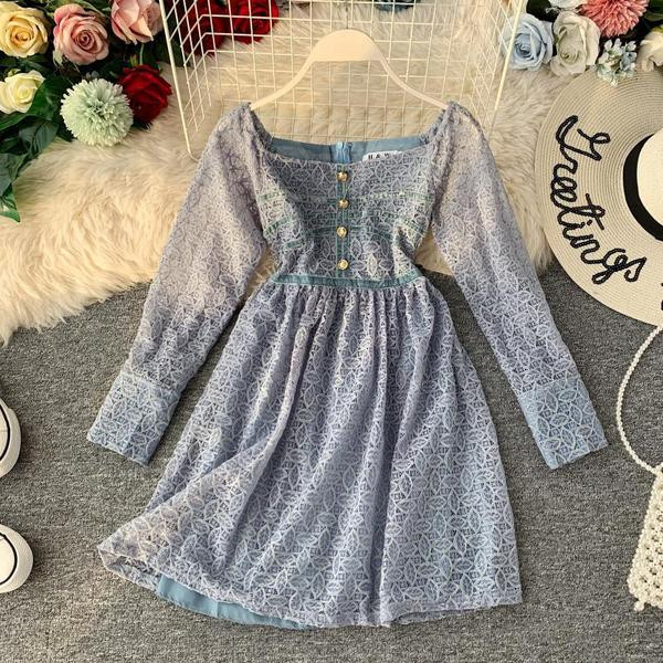 Модерна дамска рокля с дълъг ръкав и копчета в син и бежов цвят