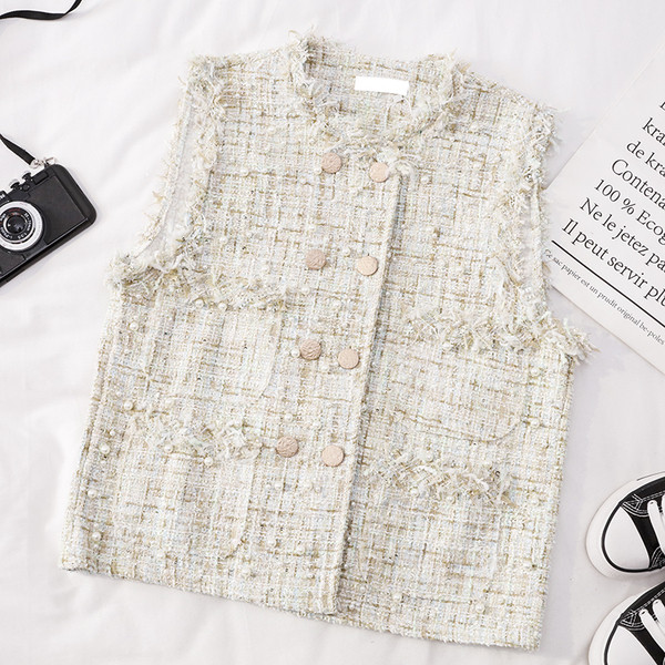 Нов модел дамски елек в светъл и тъмен цвят